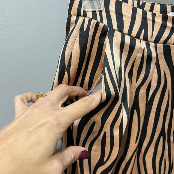 Fashion Nova Womens Brown Tiger Print Wide Leg Pants Small High Waist Pockets - Picture 8 of 15